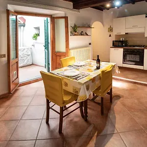 Apartment Virgilio's House + Internal Court, Florence